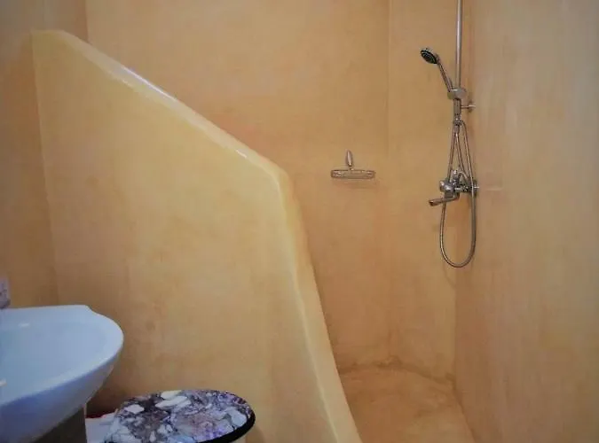 Daire Adriana Páros